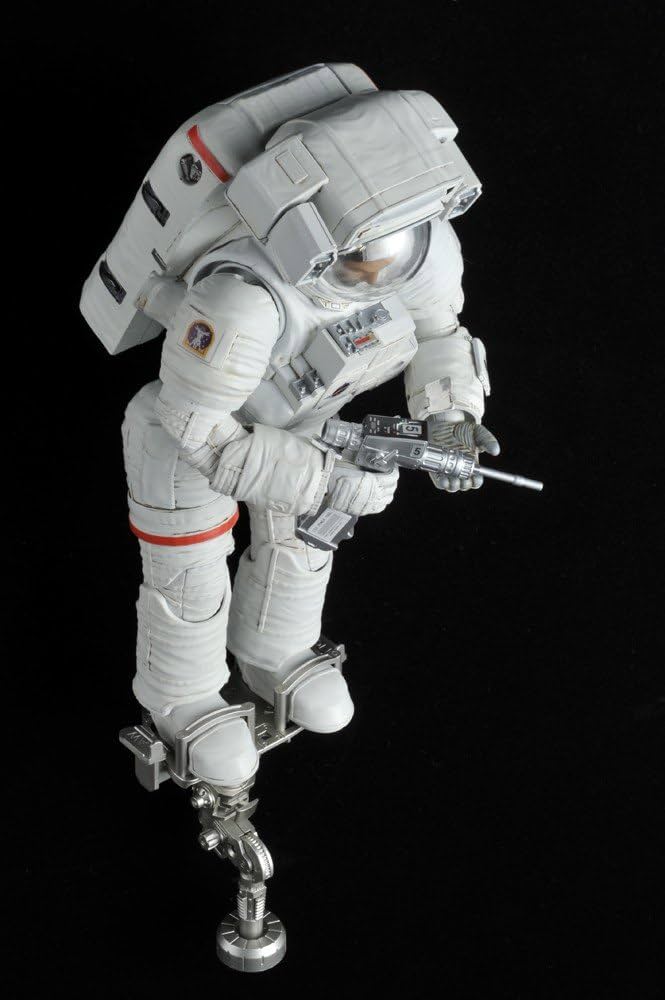 BANDAI ISS SPACE SUIT 1/10スケール Amazon.com: Bandai Hobby ISS Space Suit Extravehicular Mobility
