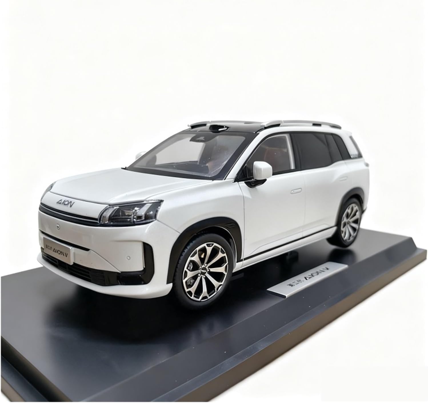 Model Toy Car 1:18 Fo GUAngqi EAN New Energy SUV Off-Road SUV Model Die-cast Car Adult Boys Souvenir Gift Toys