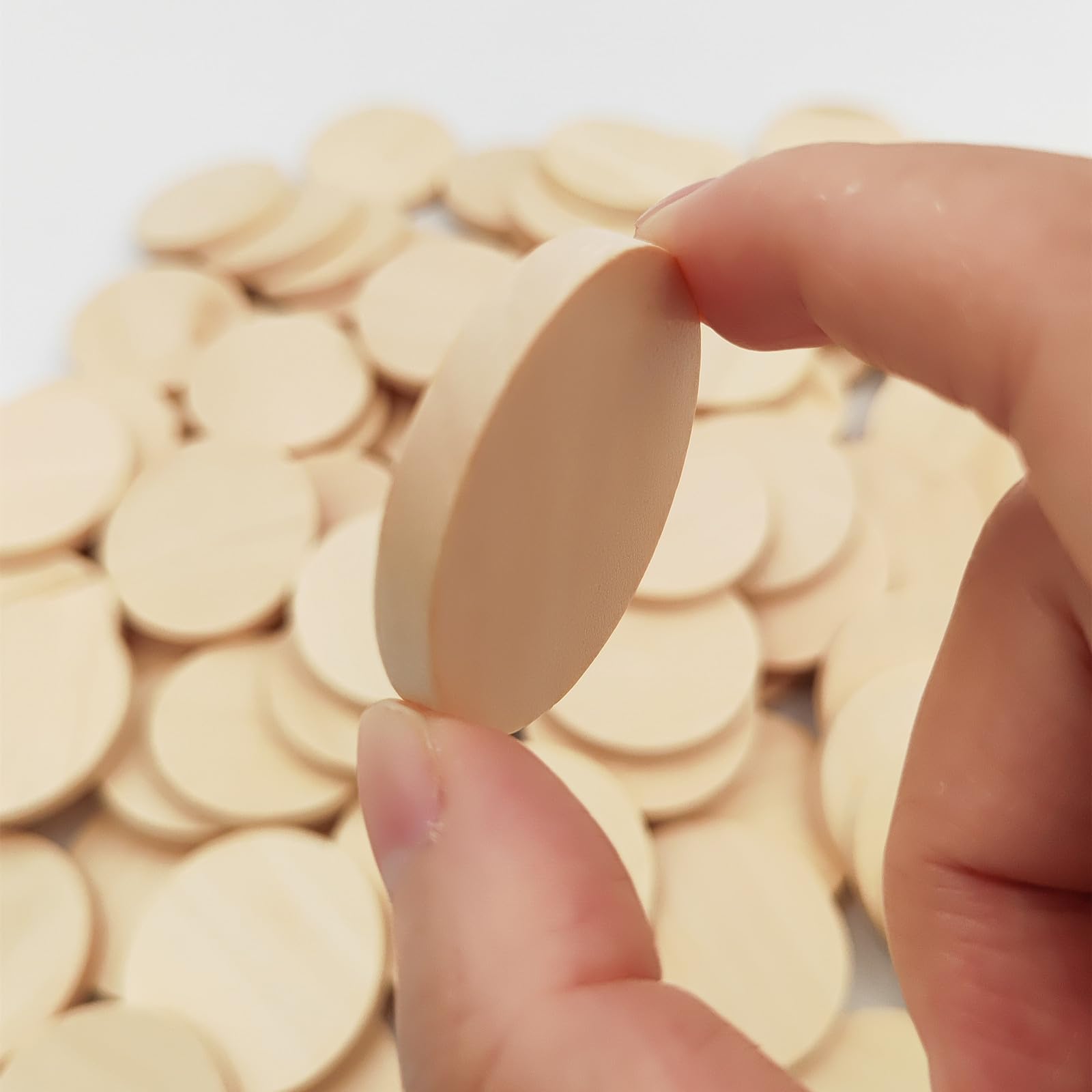 100PCS Natural Wood Slices Blank Round Wooden Discs Unfinished Wood Circles Blank Wooden Ornaments for DIY Crafts (3.8cm) - Image 4