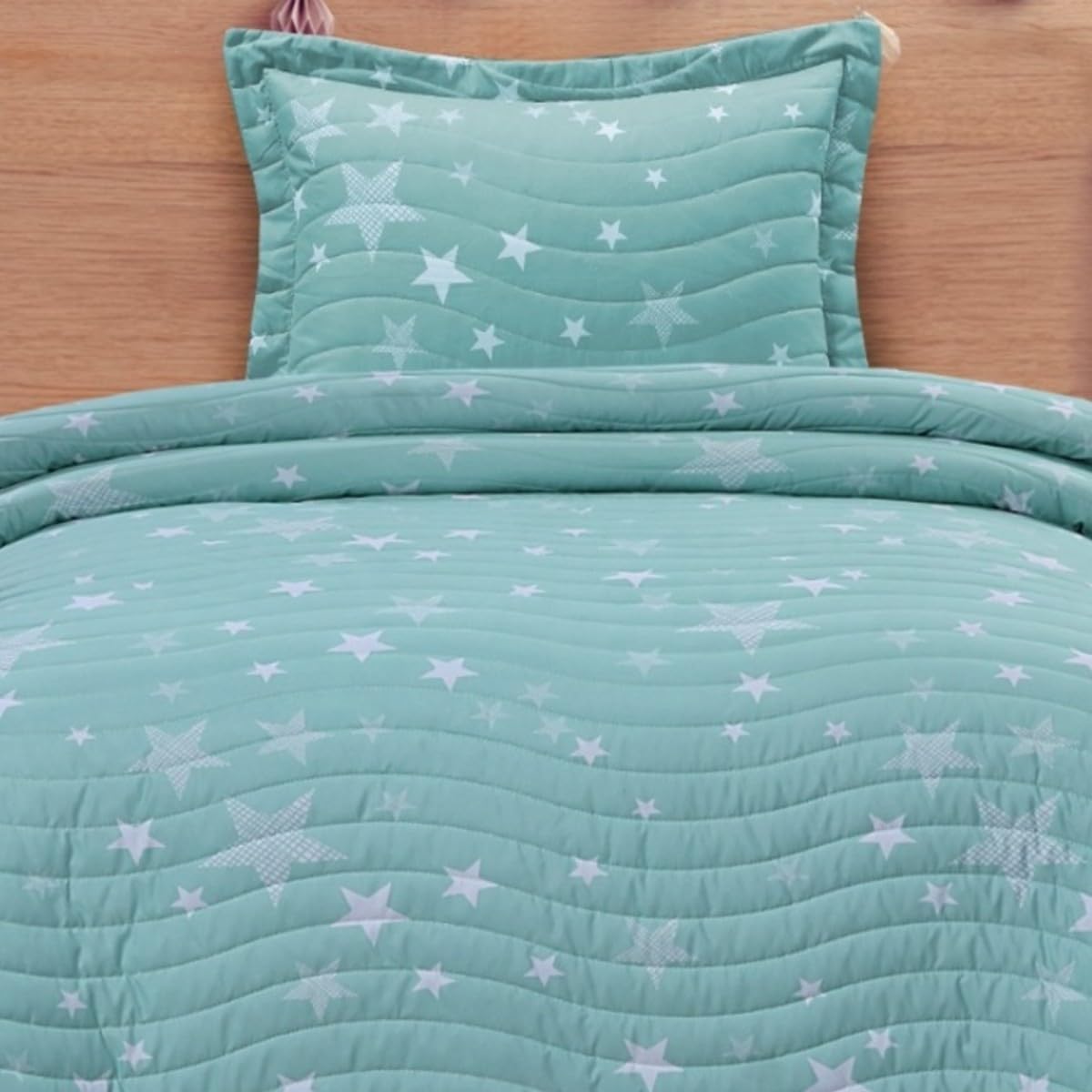 DHESTIA HOME Colcha Bouti Cosida Infantil y Juvenil con Cojín Modelo Estrellas Stars Agua Color Agua Talla Cama 90