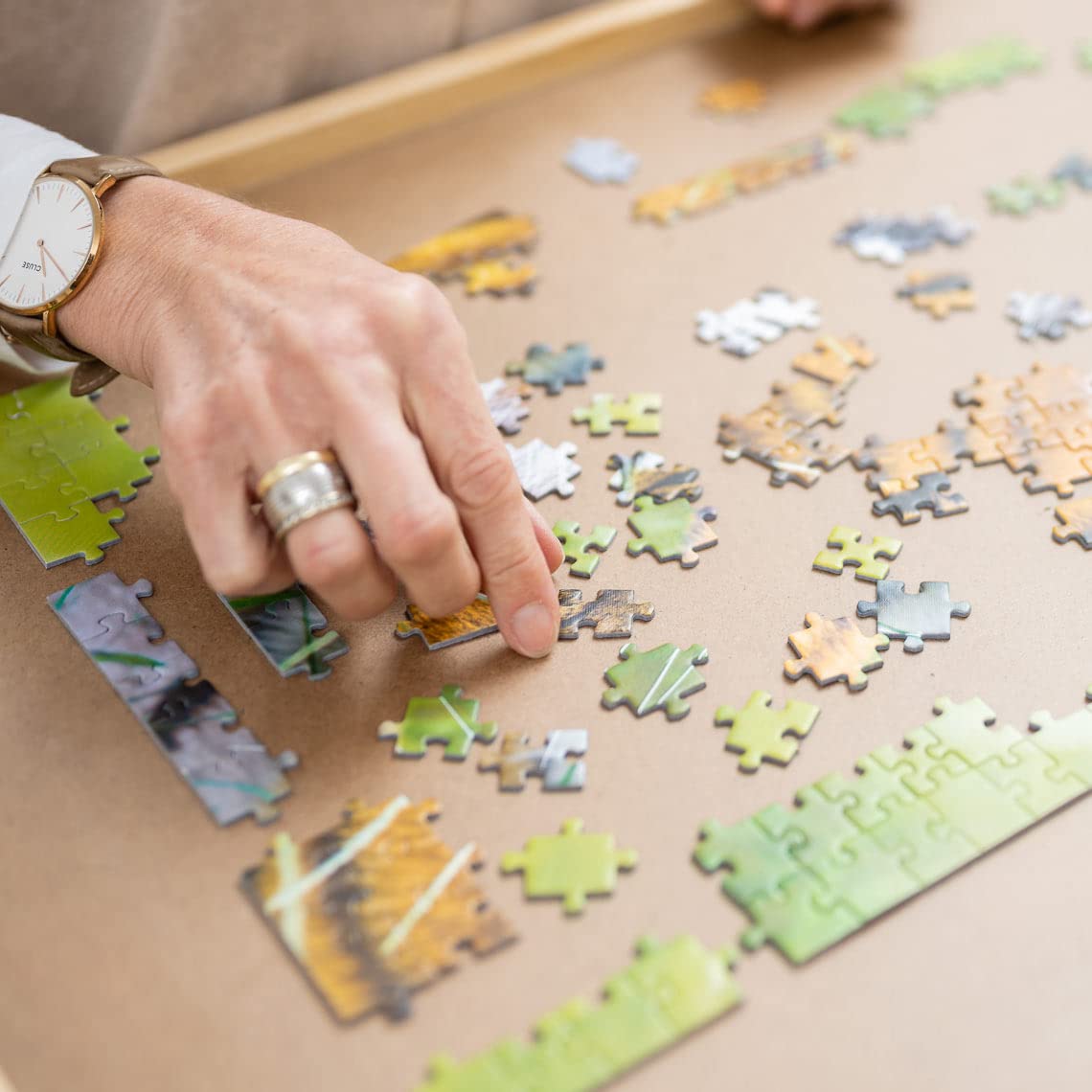 Mediashop Tavolo puzzle fino a 500 pezzi – con 4 cassetti estraibili – tavola puzzle portatile in legno – facile da polvere – adulti e bambini