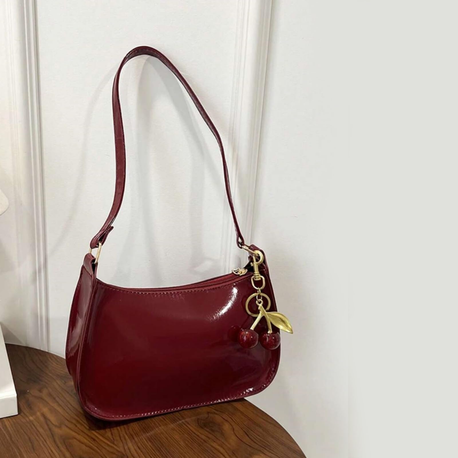 Damen Handtasche Glänzend Burgund Pu Unterarmtasche Kirsche Anhänger Verstellbarer Armband Frauen Tägliche Schultertasche-red