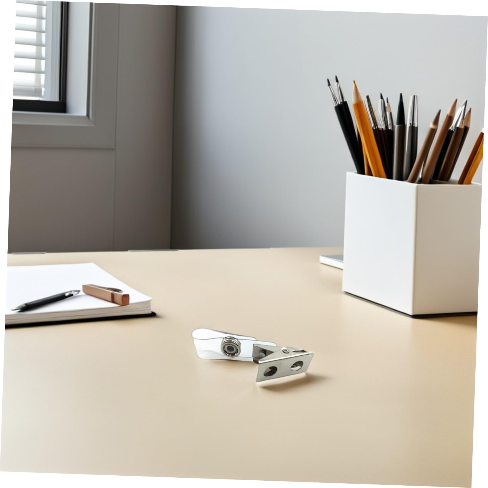 VILLCASE 250pièces Clip Métal pour Badge avec Sangle Clips Métal pour Étiquette Nominative pour Carte Identité Porte-badges Légers pour Événement Professionnel et Usage Quotidien