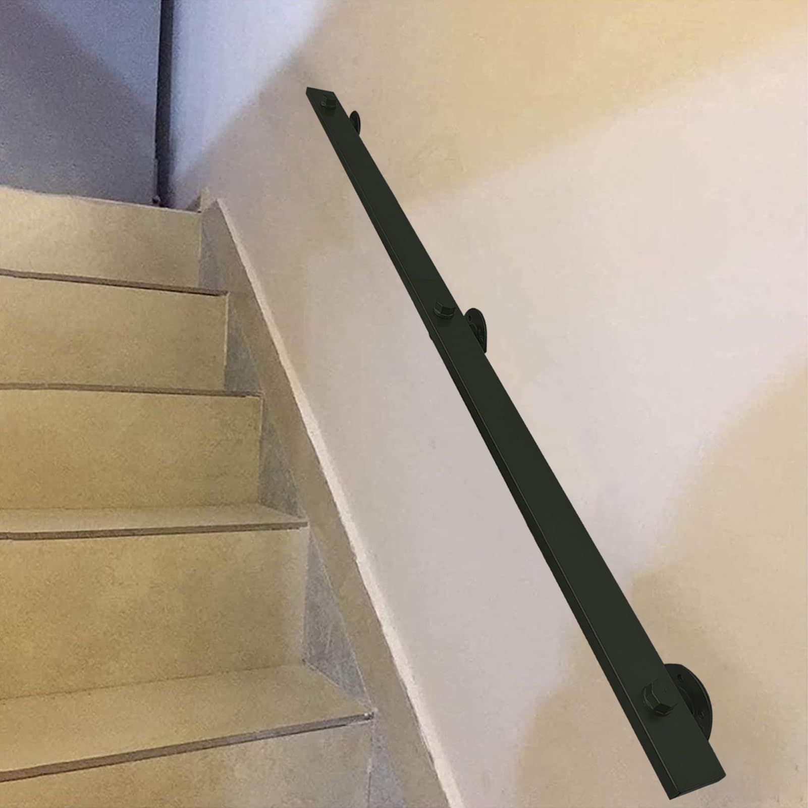 Rampe d'escalier noir mat pour sublimer votre entrée et vos terrasses