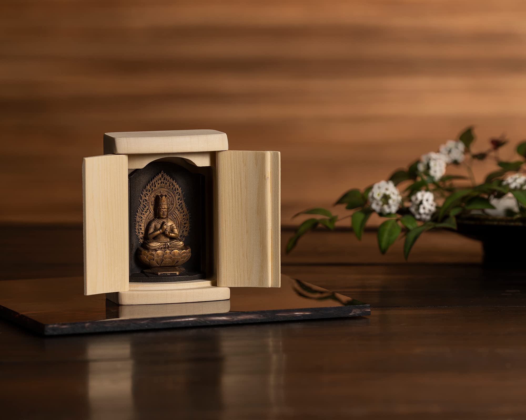 金運爆上げ 持ち運び仏壇高野山 祈祷済み阿弥陀如来様 克明彫刻厨子