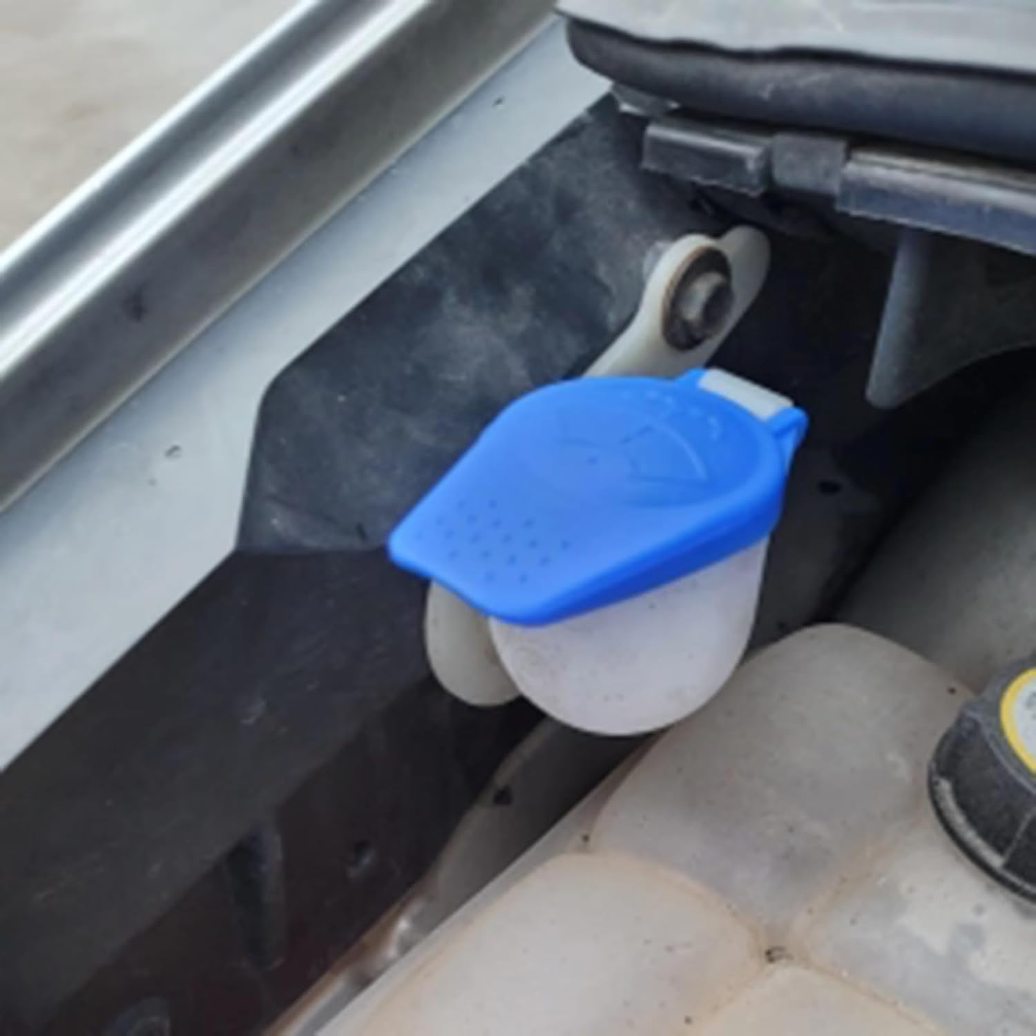 Car radiator cap Compatible With For Focus 2005-2008 For C-Max 2007-2010 For S-Max 2006-2015 Car Windshield Wiper Washer Fluid Reservoir Cap