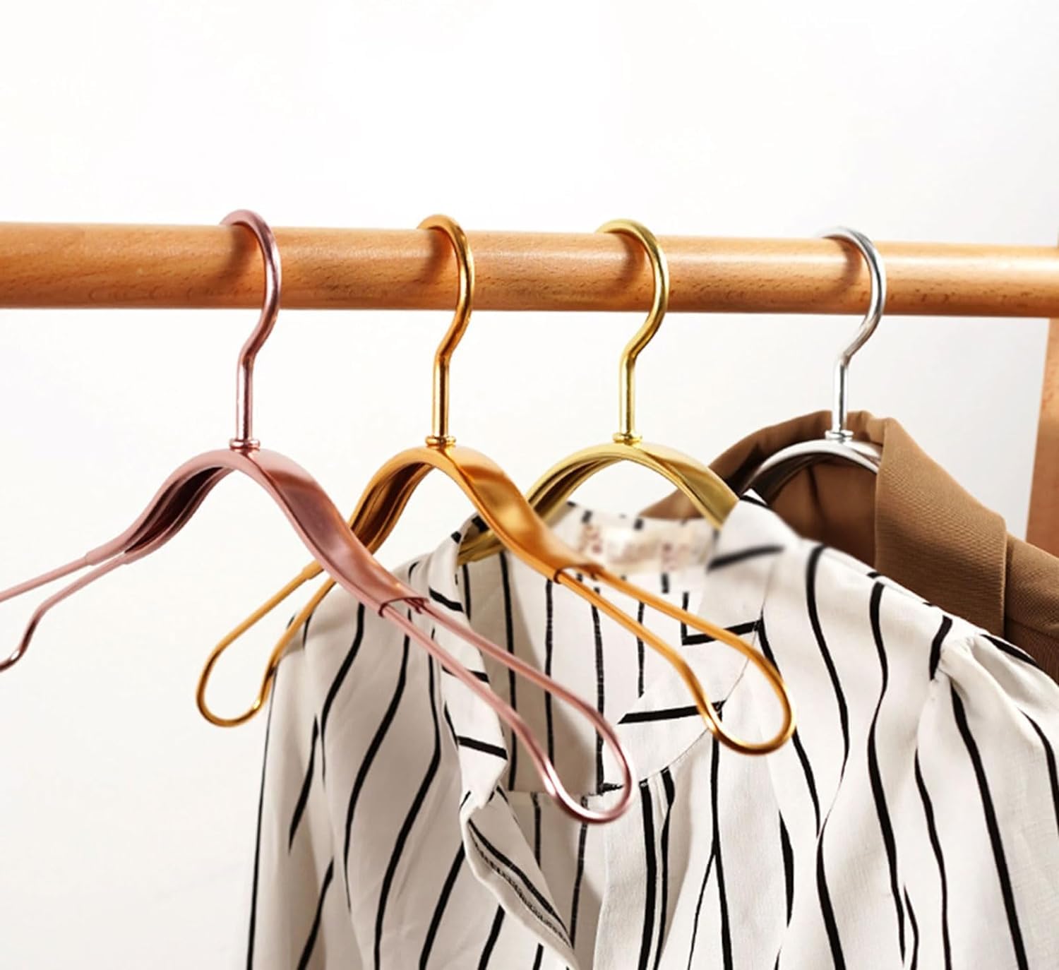 Colgador De Ropa De 5 Uds., Tendedero De Aleación De Aluminio con Forma De Caballo, Perchas Antideslizantes para Toallas, Colgador Organizador para Ahorrar Espacio En Armario para Sudadera(C)
