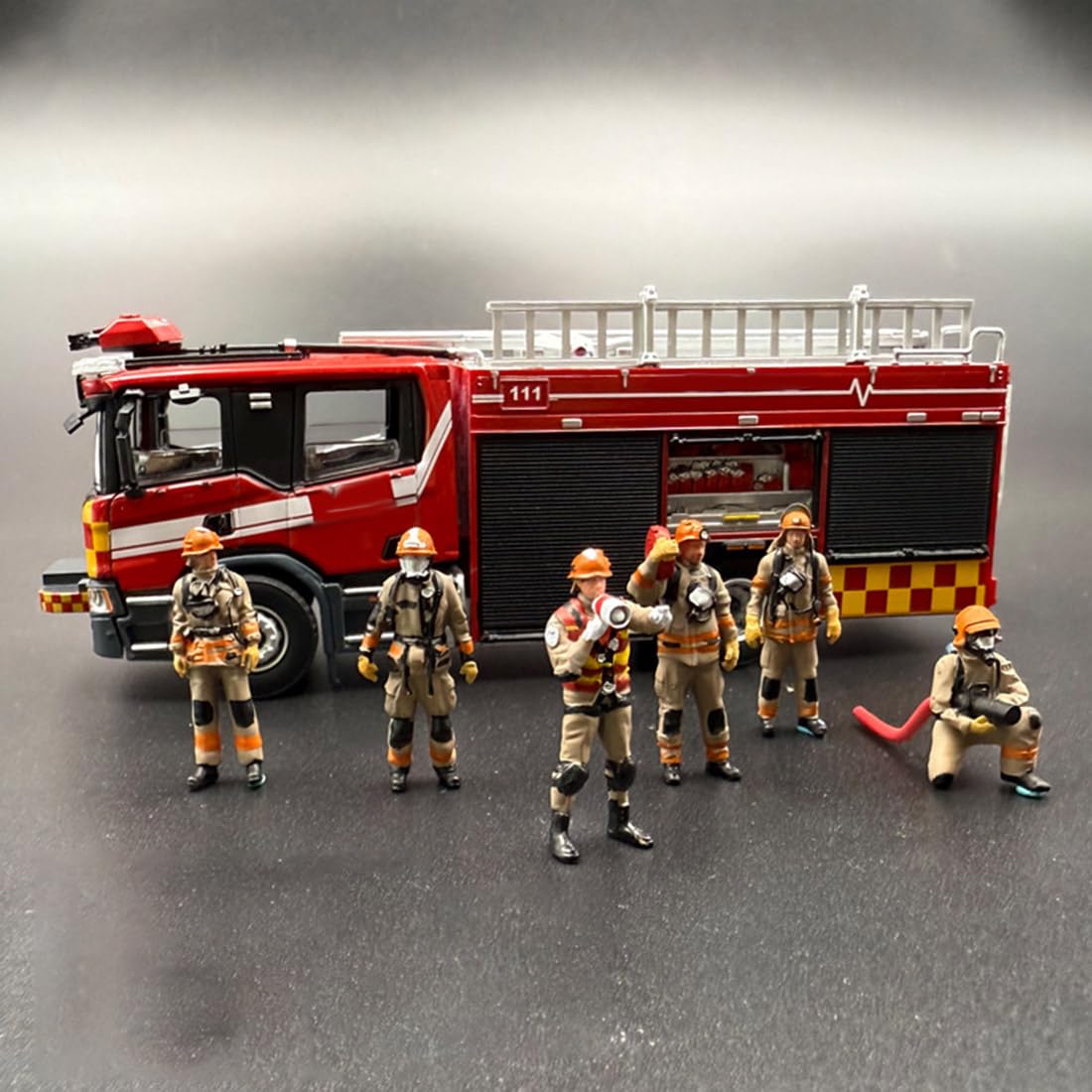 XKlemBauklode Speziell Feuerwehr Actionfiguren Modellbau im Maßstab 1:64, Miniaturleute Spur, Realistischen Figuren, Menschen Figuren Rollenspiele, Einsatzszene Diorama Landschaftsbau