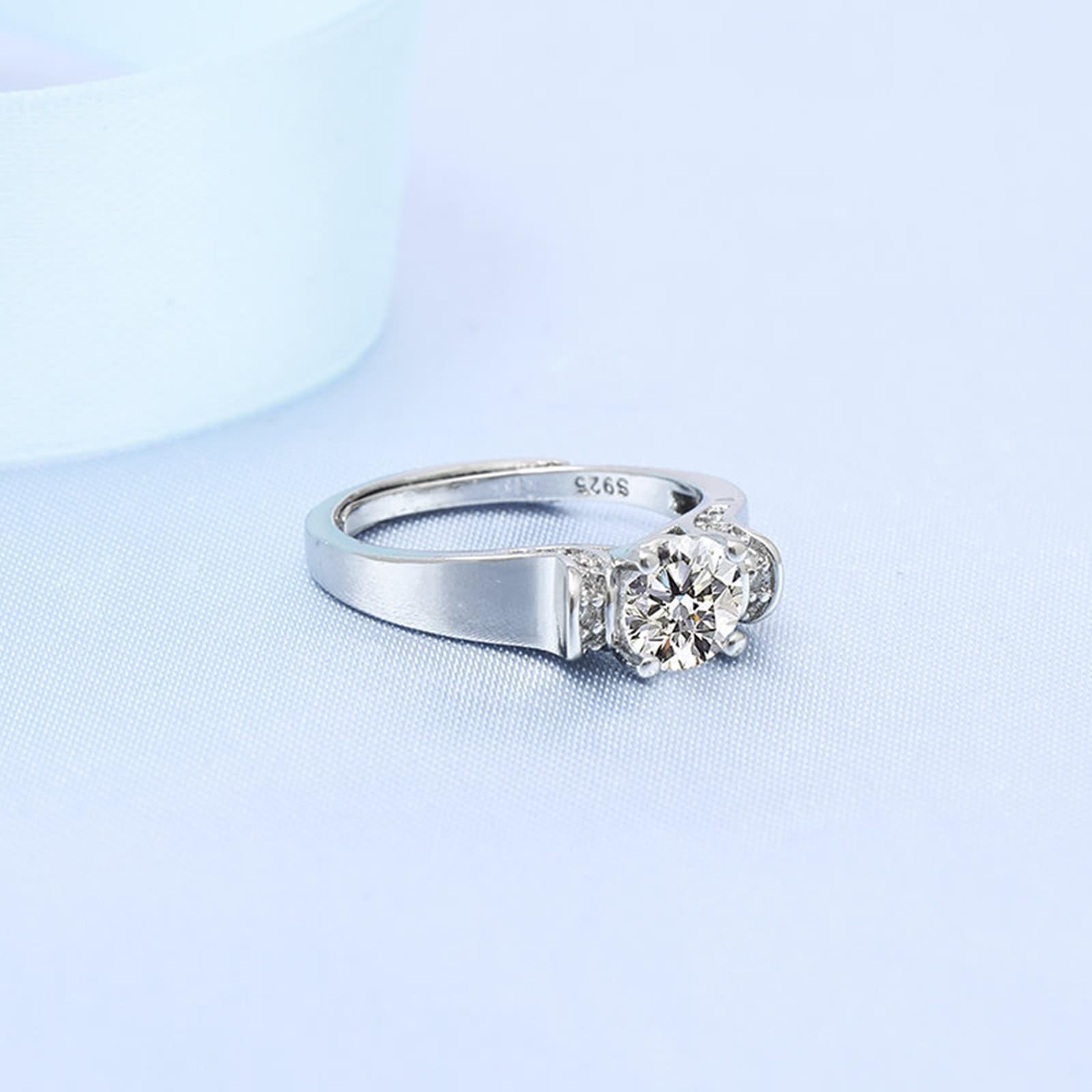 Anelli Donna Oro Bianco 18K, Fedine Fidanzamento Donna Elegante Regolabile con A 4 Punte Diamante Sintetico Rotondo Anello per Mamma, Fidanzata, Sposa