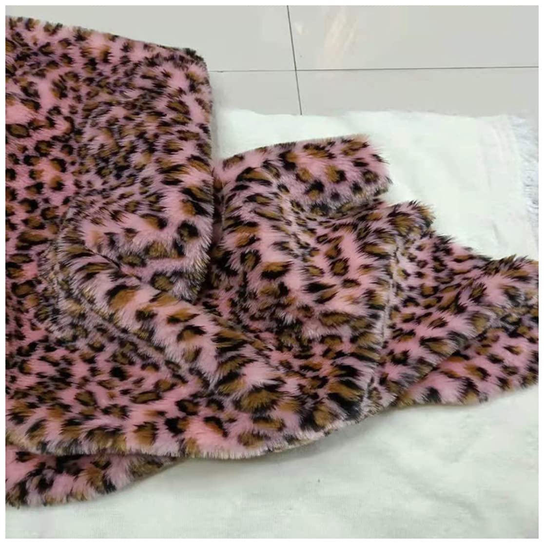 NAKANN Faux Fur Fabric Animal Print 160x50cm 62''x19'' Soft Short Pile Crafts Fabric for Sewing, Costume, Blankets Throws, Cosplay, Home Decor, Cushions(Color:pink)