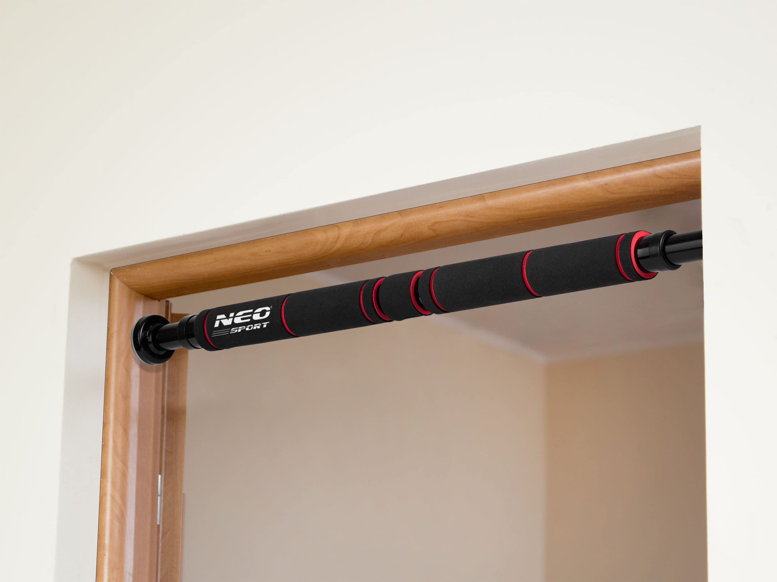 NEO SPORT Drążek Rozporowy Prosty NS-311 do Podciągania Ćwiczeń Treningu Siłowego z Wzmacnianej Stali Uchwyty z Pianki do Futryn 60-85 cm Obciążenie 150 kg
