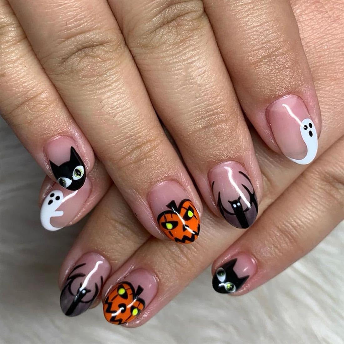 Cubahop 24PCS Halloween Press on Nails Short Fake Nails Pumpkin Ghost Design Cute Cosplay False Nails Glossy Nails for Women (Pink