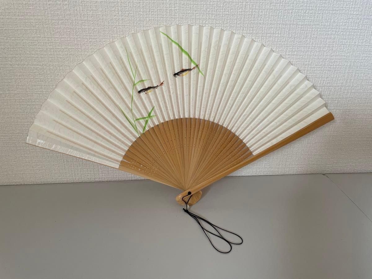 京都老舗店　宮脇賣扇庵　 神代杉扇型フレームちりめん押絵凧揚げ風景のオブジェ 宮脇賣扇庵