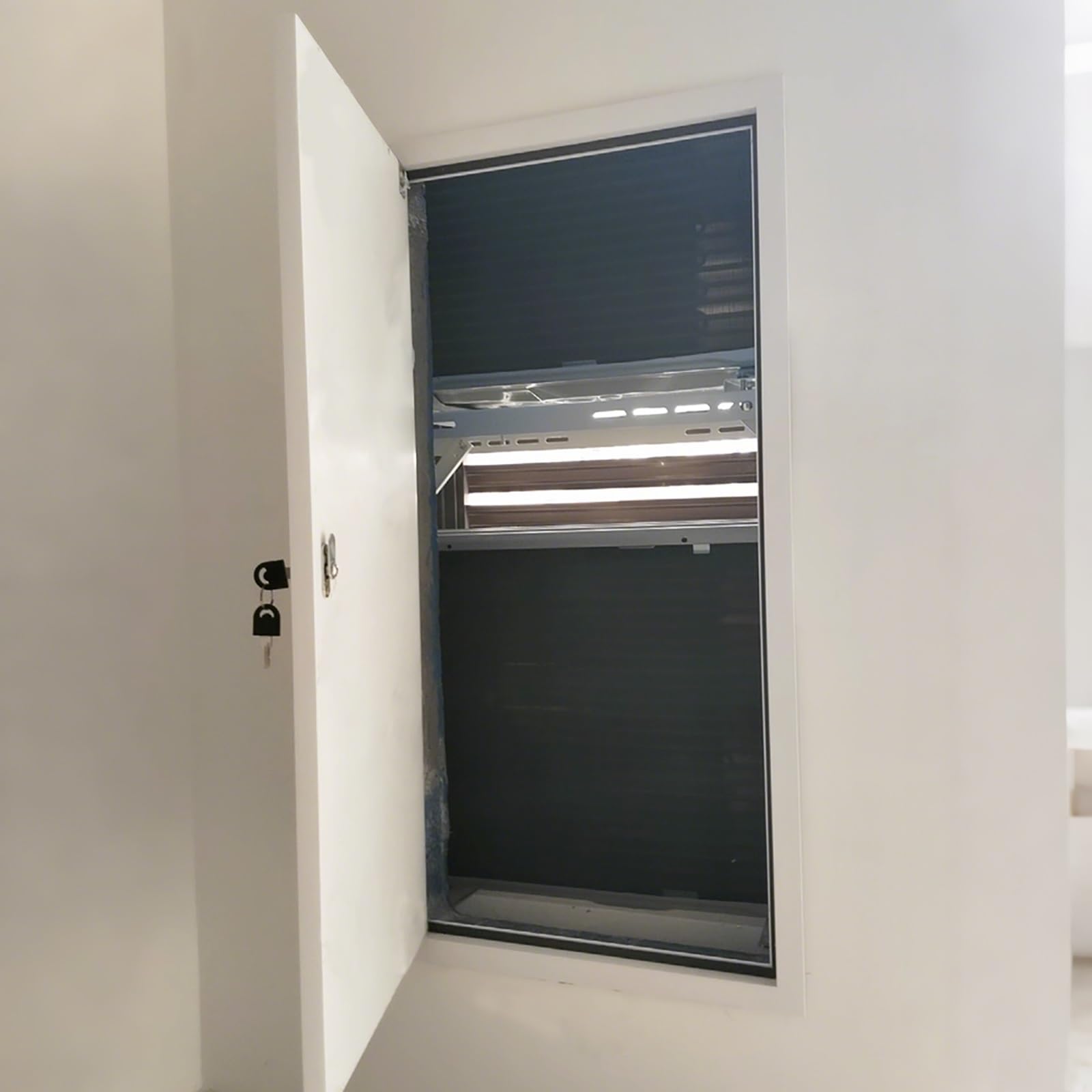 Panel de acceso de metal resistente con cerradura para puerta de ático, cubierta de escotilla de pared de fontanería, eje de servicio de descarga de fontanería, 16 x 22 pulgadas, 18 x 32 pulgadas, 22