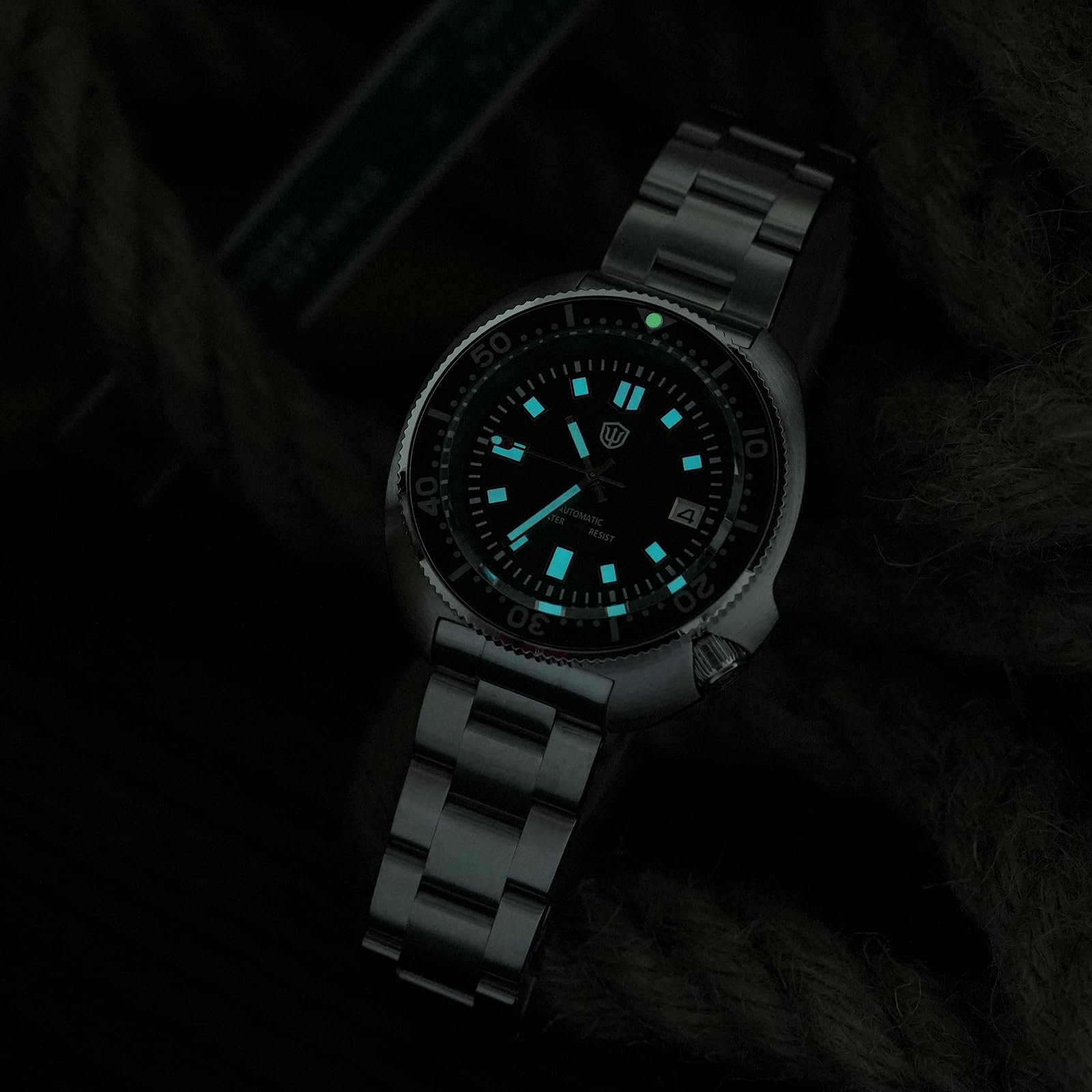 watchdives WD6105 Reloj de Buceo Automático para Hombre, Reloj de Oulsera con Movimiento NH35, Cristal de Zafiro de 200 M, Reloj para Hombre con Pulsera de Acero Inoxidable 316L, Reloj Luminoso