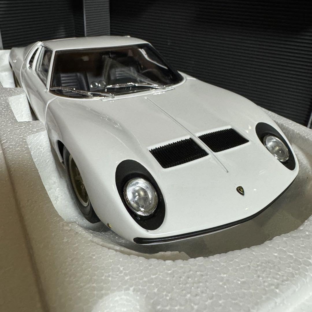 Amazon.co.jp: 激レア 絶版未展示品 オートアート 1/18 ランボルギーニ  