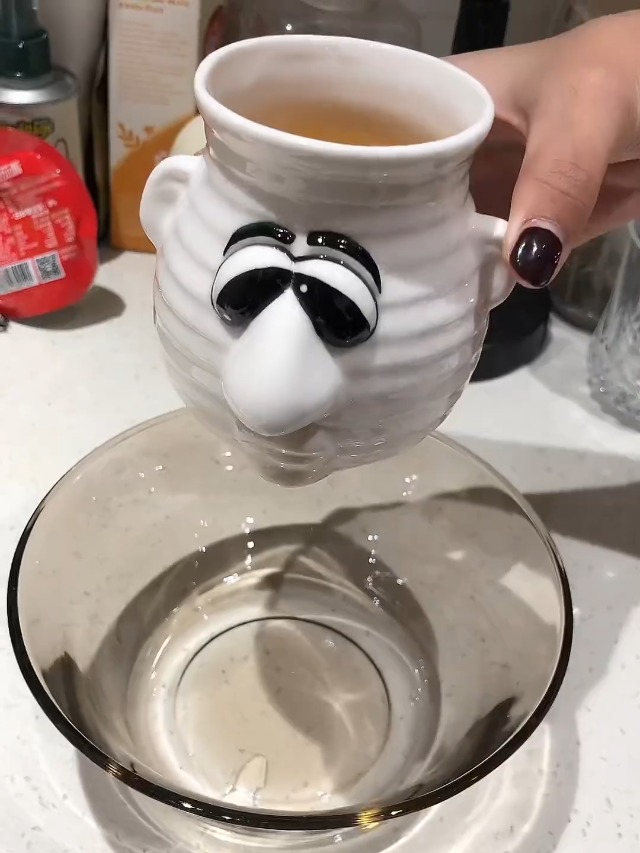 Amazon.com: EJOTSTSD Funny Egg Separator Kitchen Gadget, Cartoon