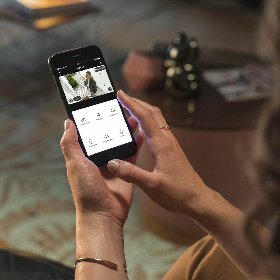 HAMA Kamera Zewnętrzna WiFi Full HD 1080p z Czujnikiem Ruchu, Noktowizorem, Komunikacją Dwukierunkową i Kompatybilnością z Google Assistant, Alexa