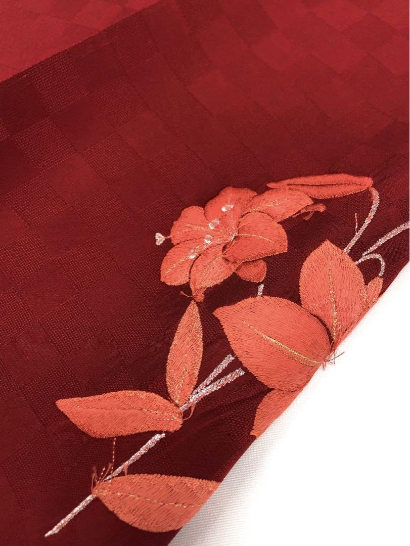 Amazon.co.jp: 付け下 刺繍 紋意匠 市松文様に百合の刺繍 正絹 反物 