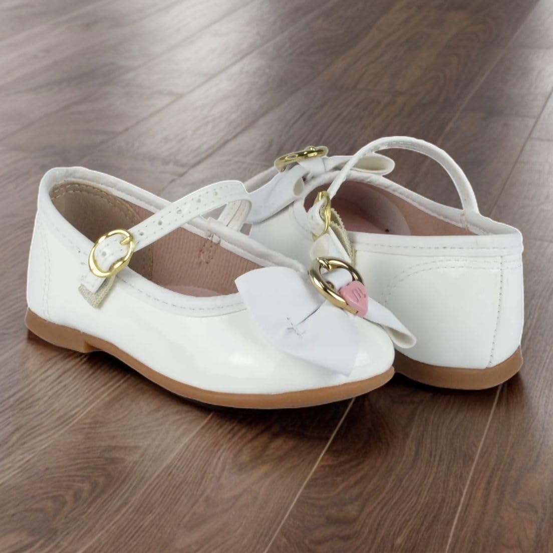 Sapatilha Bebê Molekinha Boneca Laço Fivela – Branco – 21 em promoção! Veja a oferta e mais achadinhos de Sapatos Infantis 6 Hoje é o melhor dia para comprar Sapatilha Bebê Molekinha Boneca Laço Fivela – Branco – 21 com aquele preço maroto! Promoção! Aproveite a oferta! 6