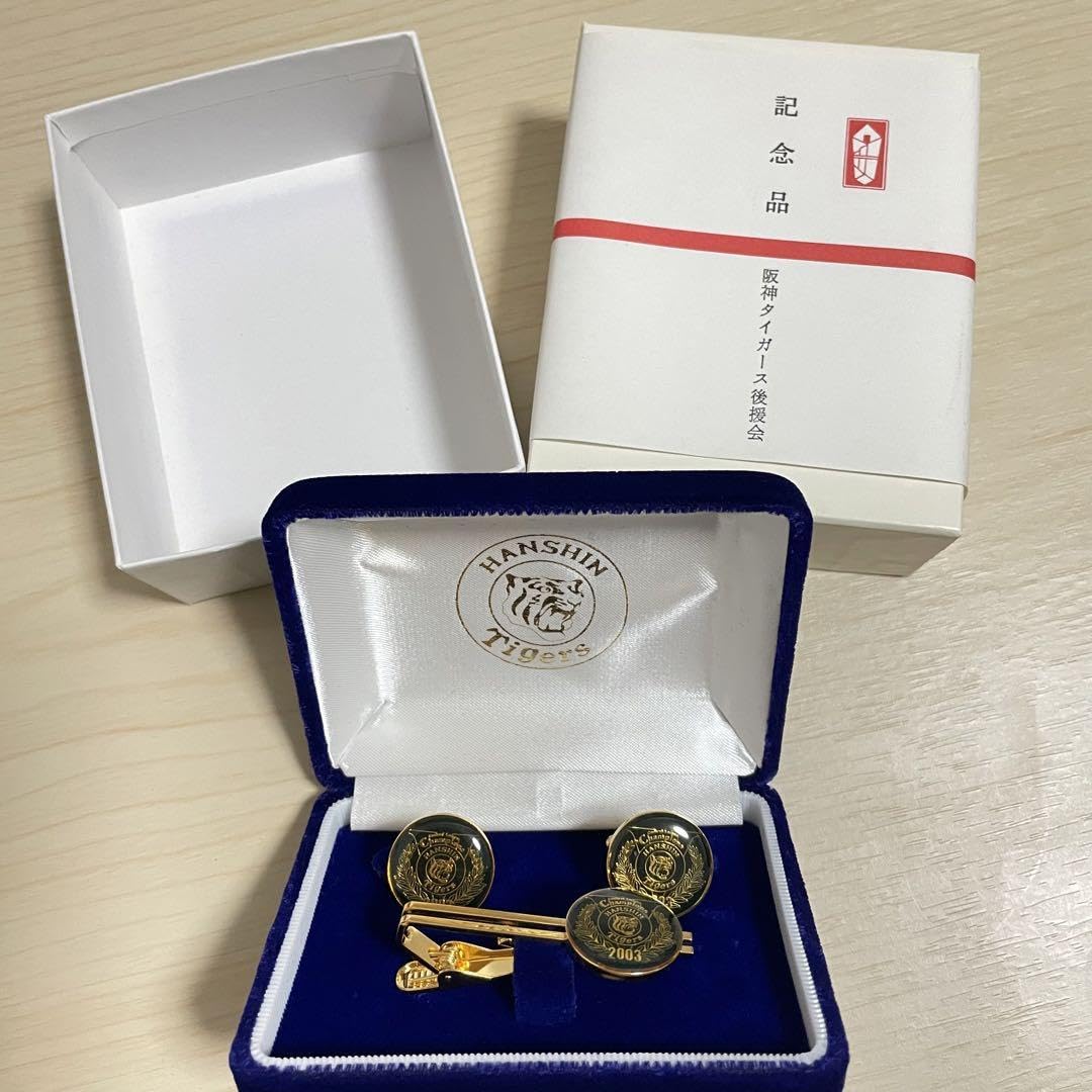 Amazon.co.jp: 阪神 タイガース 後援会 ネクタイピン カフス 記念 2003