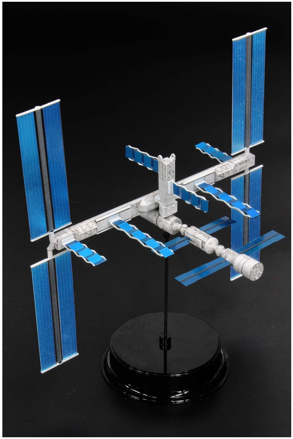 Amazon.com: Dragon DR11024 1/400 ISS International Space Station