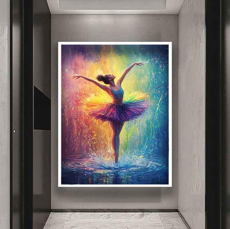 Décoration murale moderne salon avec grand tableau coloré de ballerine