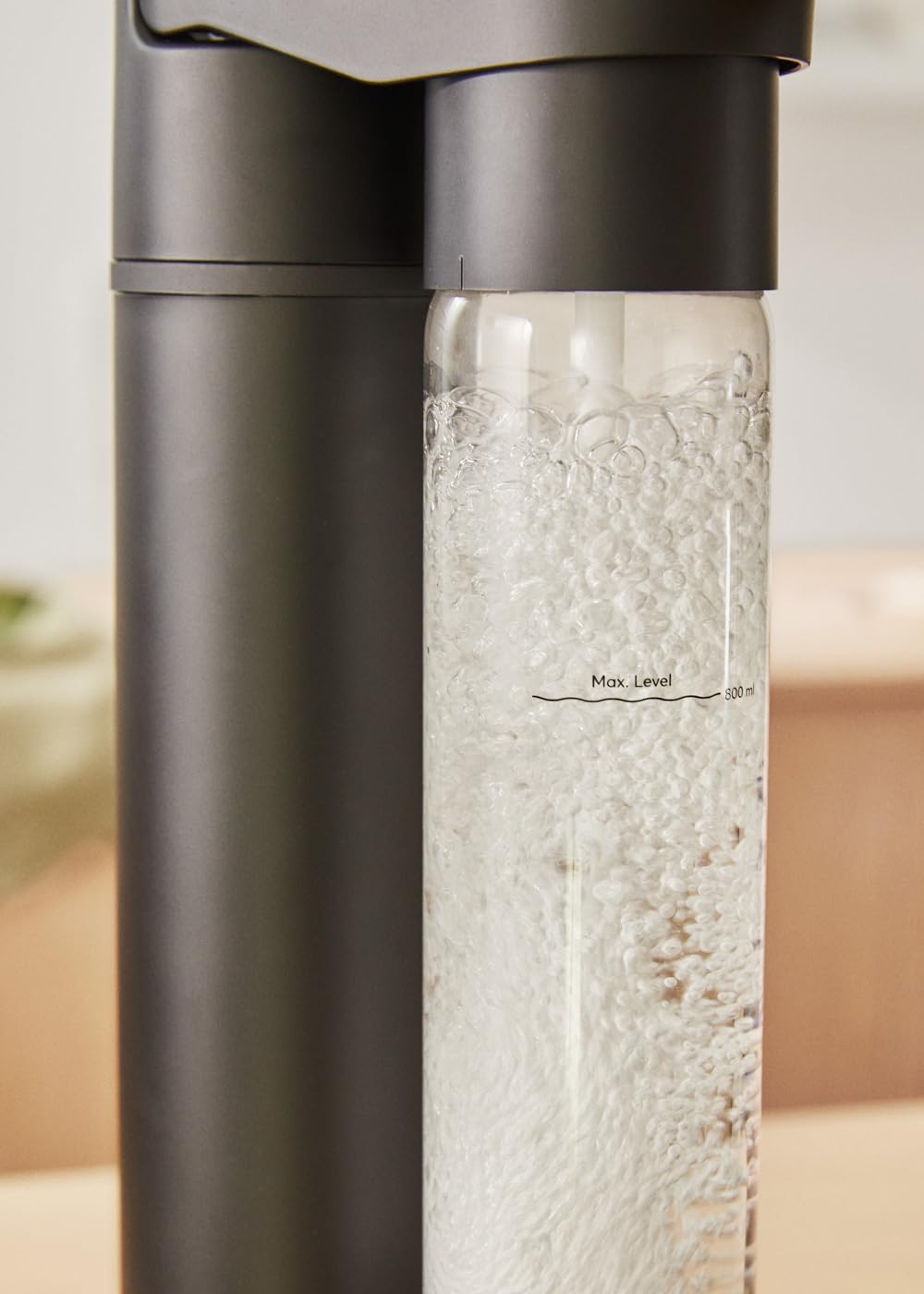 CREATE/SODA MAKER STUDIO/Máquina para hacer agua con gas 1L negro/No incluye cilindros de CO2, carbonata en 4 pasos, botella libre de BPA, sin enchufes
