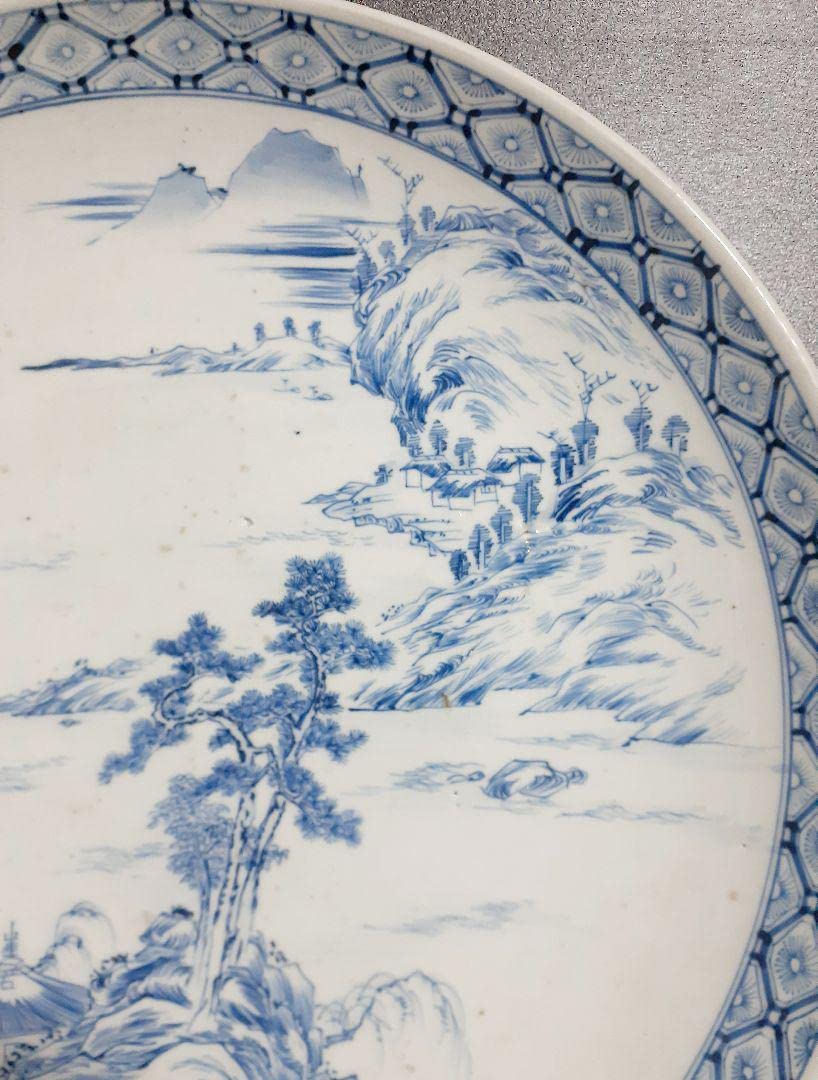 【上作古伊万里】江戸時代後期 古伊万里 染付 亀甲文様縁取 極密画 山水図 大皿 Amazon.co.jp: 上作古伊万里江戸時代後期 古伊万里 染付 亀甲