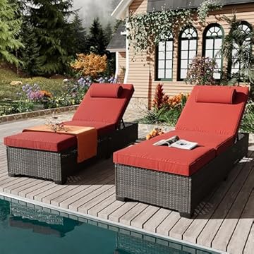 outdoor red lounge chairs