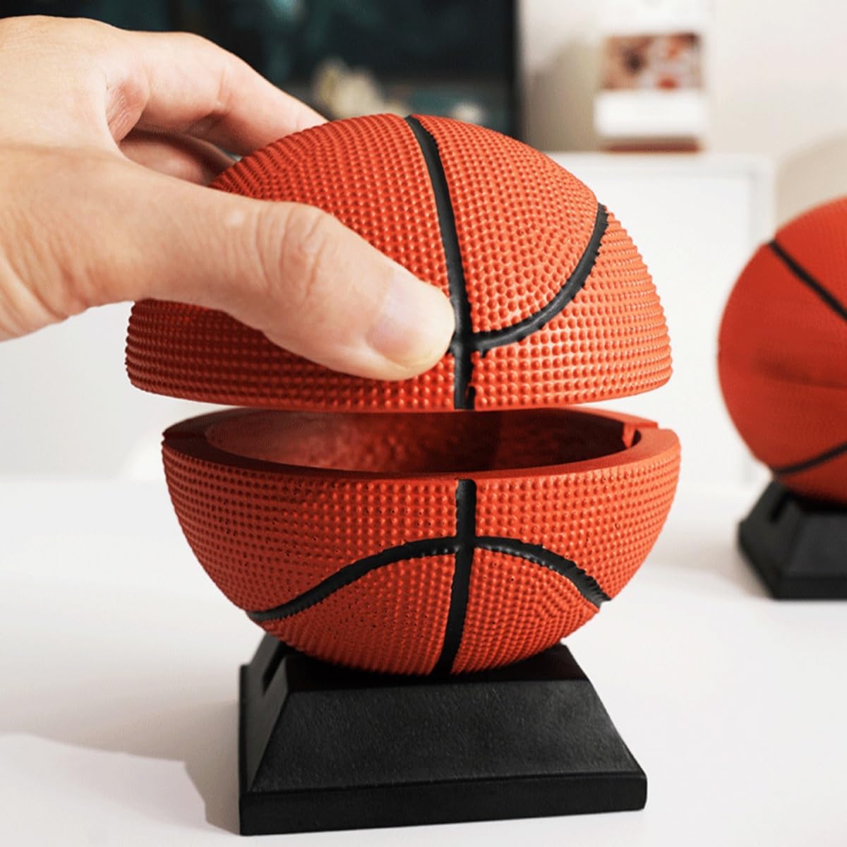 Ashtray with Lid, Windproof Tabletop Concrete Cigarette Ash Tray for Outside or Inside, Basketball Shape Decor