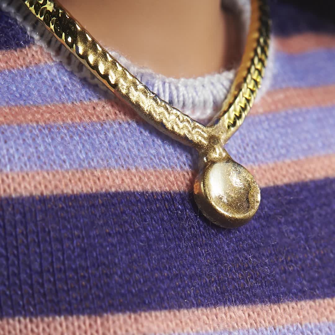 Barbie GYB02 - Fashionistas Puppe 147 (brünett) mit Streifenkleid, orangefarbenen Schuhen und Kette, Spielzeug Geschenk für Kinder ab 3 Jahren – Bild 8