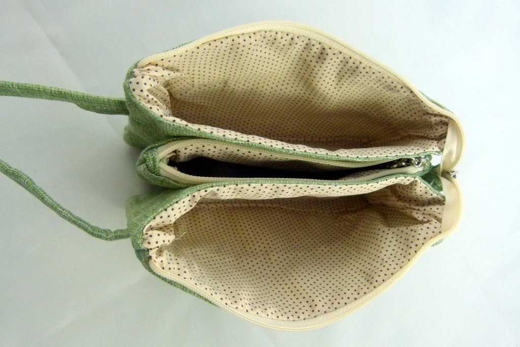 ZakkaDesign 3 in 1 Pockets Make-up Accessories Hand Pouch Bag with Hand Strap - Green - Image 3