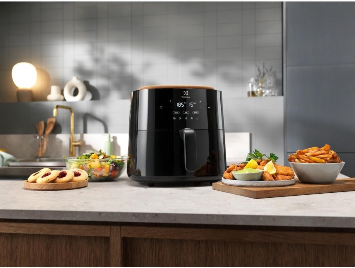 Electrolux Freidora de aire EAF5B – Capacidad 5 l – Freidora de aire Revestimiento antiadherente – 1500 W – 8 programas preestablecidos – Lavable en lavavajillas – Temporizador 0 – 60 min – 80 – 200