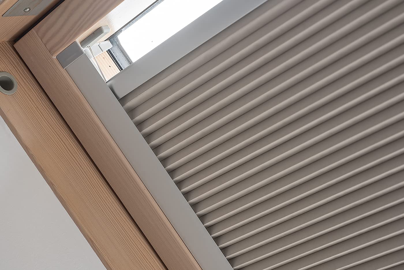 Store enrouleur occultant thermique pour fenêtre de toit - Blanc sable, cappuccino, gris clair, gris foncé, baies, vert clair, vert foncé, bleu - Convient pour Velux Fakro (114 x 118 bleu)