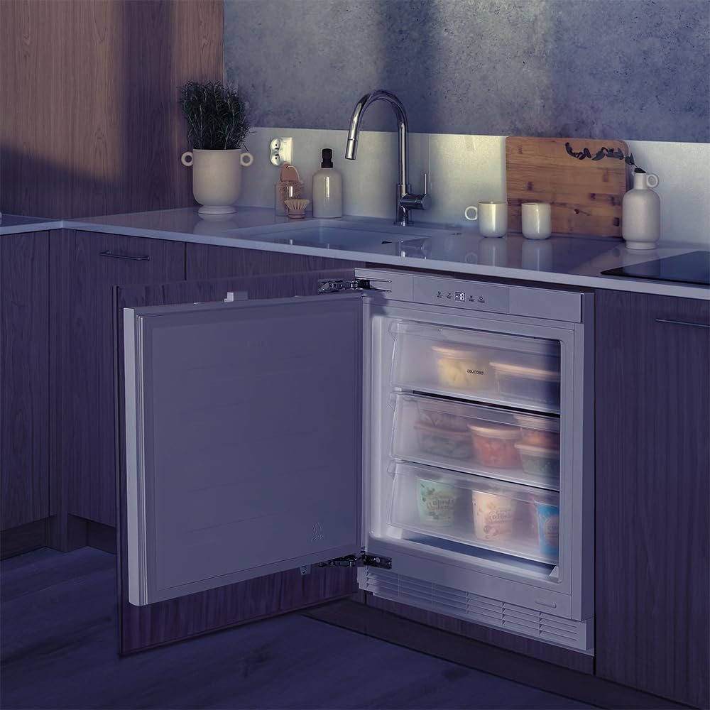 Cecotec Bolero Coolmarket TF BI 101 Congélateur Intégrable 101 L Blanc Écran Tactile Fast Freezing Porte Réversible Température Réglable -14 °C à -24 °C LED Intérieur Alarme