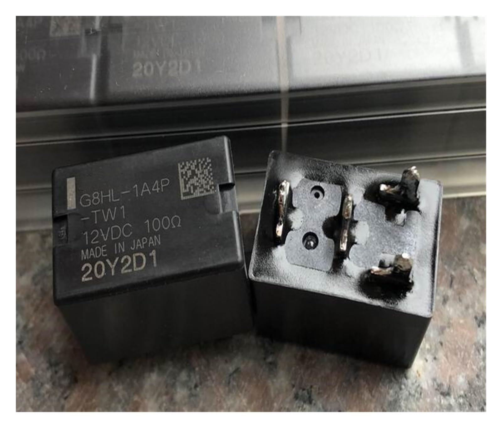 Relais G8HL-1A4P-TW1 V6-1A-P-12V tension 12VDC résistance 100ohm 4 broches