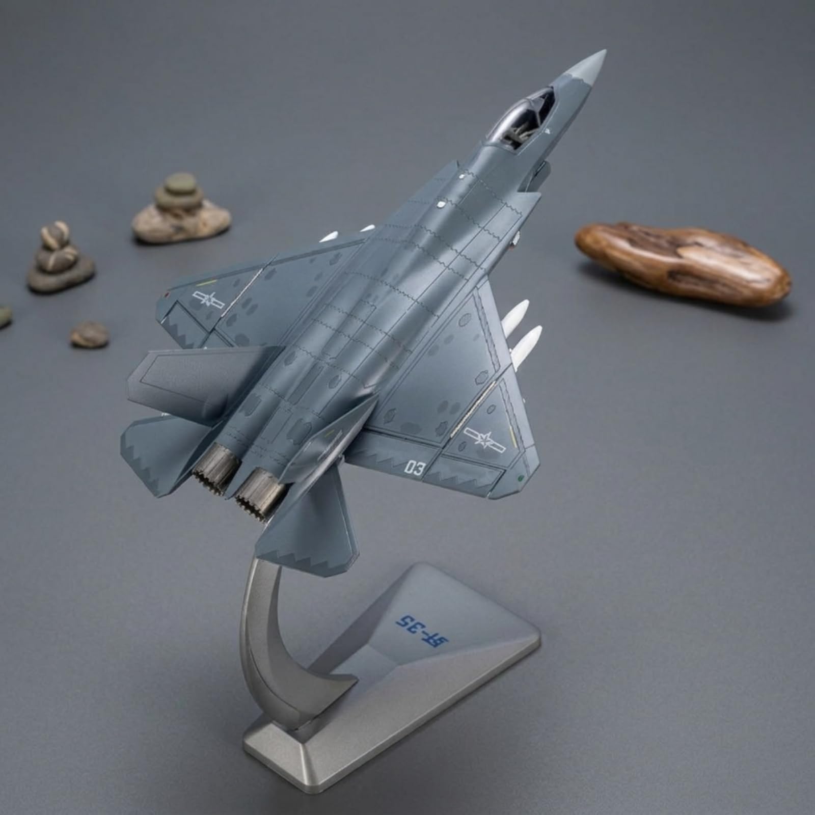 Gralara Modellino di Caccia Modello di Aereo Militare Realistico Modellino in Metallo 1:48 Stabile Modellismo per Collezionisti, Esposizione