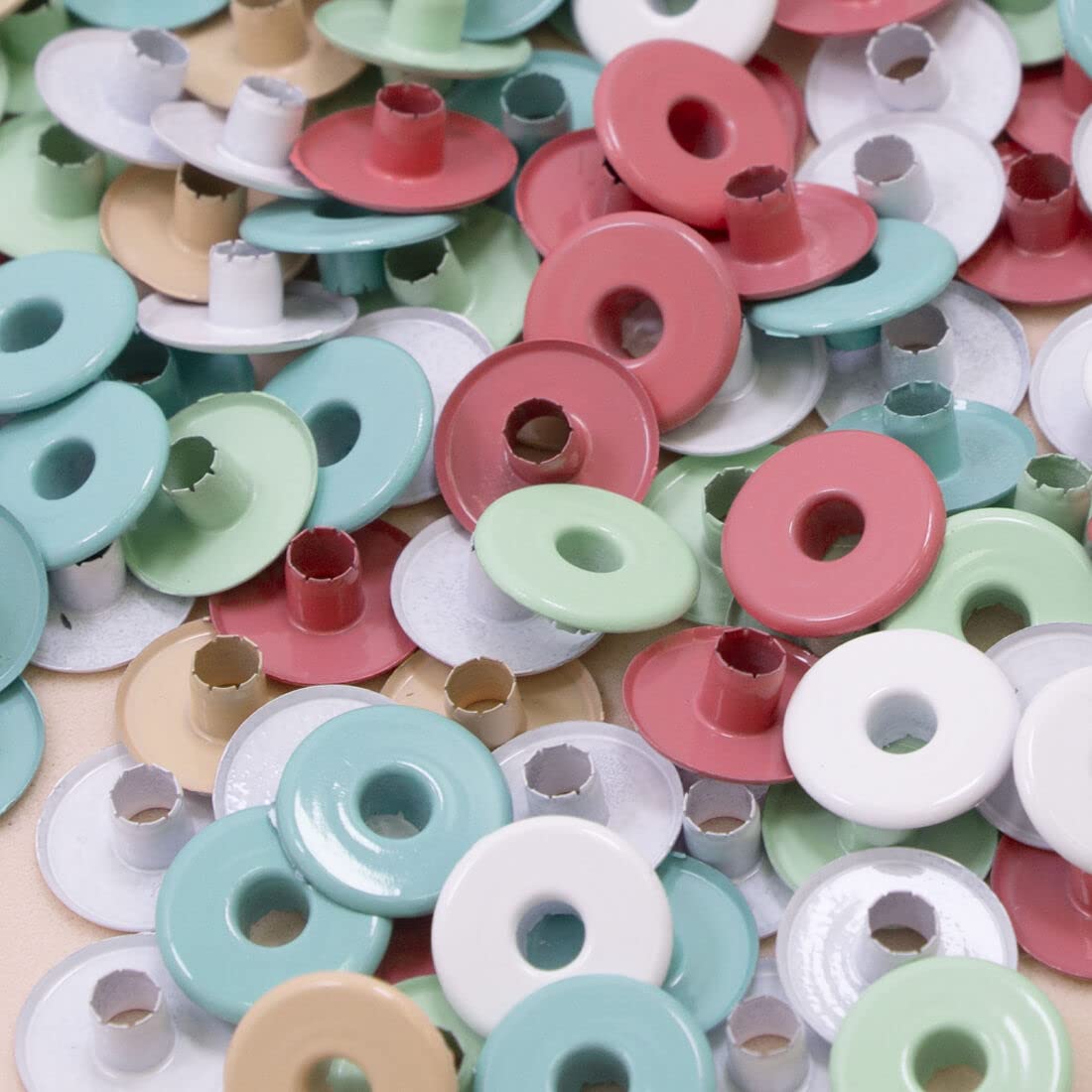 Craftelier Mint Green - Pack Of 40 Wide Eyelets Ideal For Card Making, Scrapbooking And Other Crafts | Suitable For Ev, Tags Or Album Caps | External Diameter: 13 Mm –