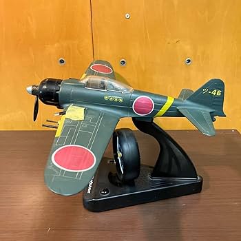 Amazon.co.jp: 昭和レトロ 零戦 ゼロファイター 時計付き 戦闘機