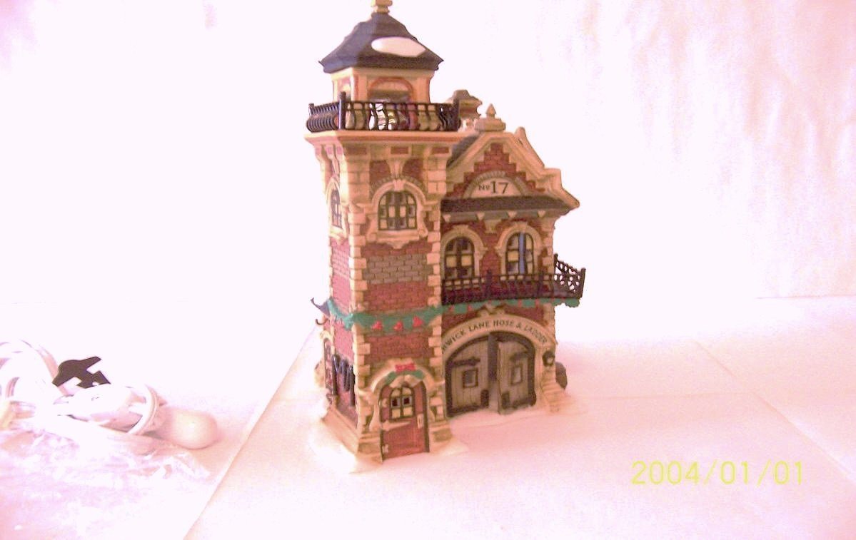 Amazon.com: Department 56 Heritage Village Collection Ashwick Lane