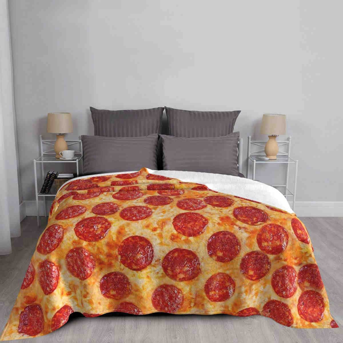 OYDAS Food Lover Art Realistic Pepperoni Pizza Pattern Portable Warm Throw  Blankets for Bedding Travel