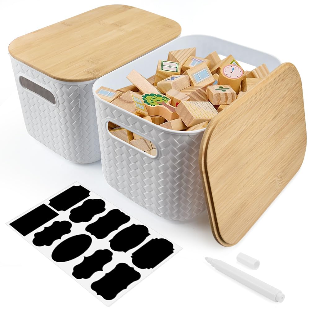 2PCS Cajas con Tapa Almacenaje 13L, Cesta Almacenaje plástica Apilable con Asas, Reciclado Cesta de Plástico con Tapa de Bambú, de Mimbre para Dormitorio Salón Armario- 25,5x17,5x16CM
