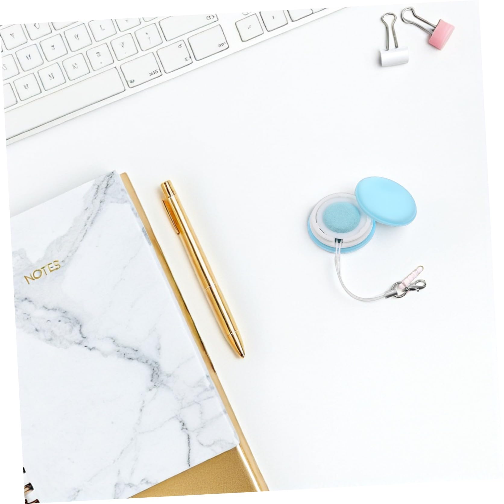 STOBOK 4 Piezas Limpiador De Pantalla De Doble Cara Paño De Limpieza De Lentes De Microfibra Bolsa Clave Colgante Regalo Toallitas para Monitores De TV Macarrón Accesorios Niño Tableta