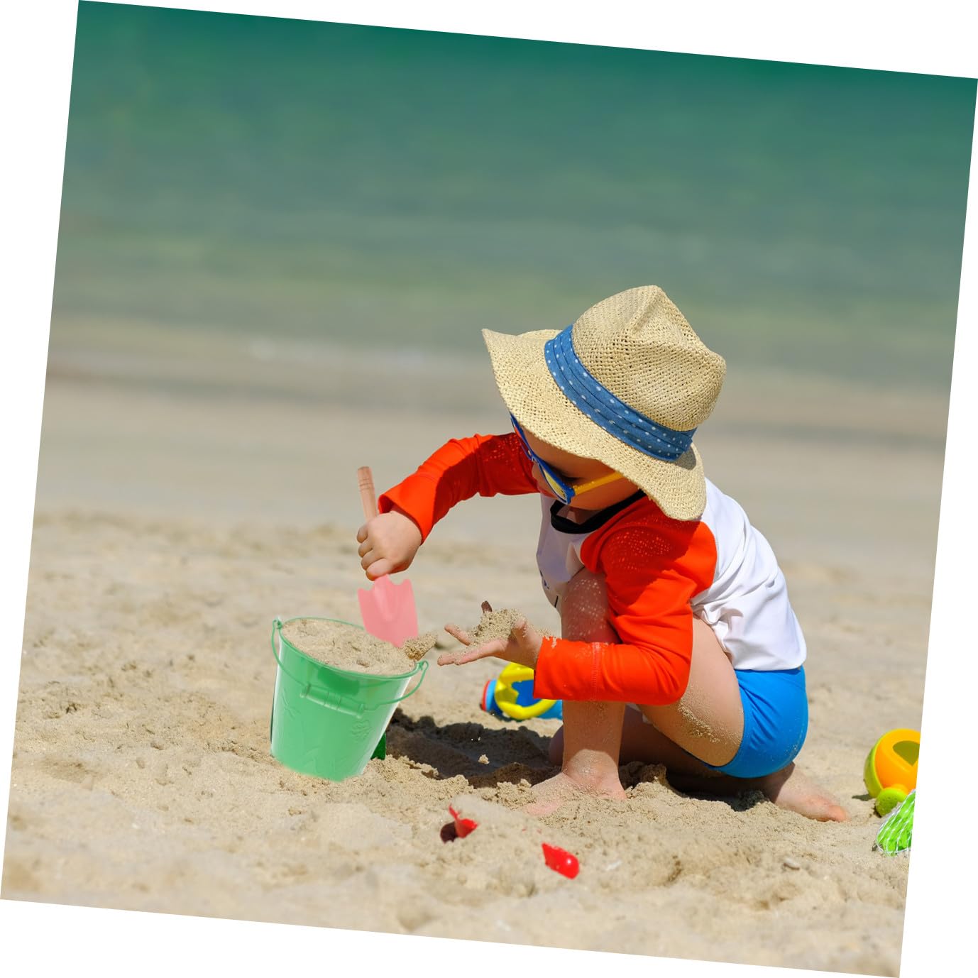 Secchiello da Spiaggia Giocattolo in Ferro 6 Pezzi per Bambini | Pala Inclusa, Leggero e Manico Robusto, Vacanze Estive, per Giochi All'aperto Colore Casuale