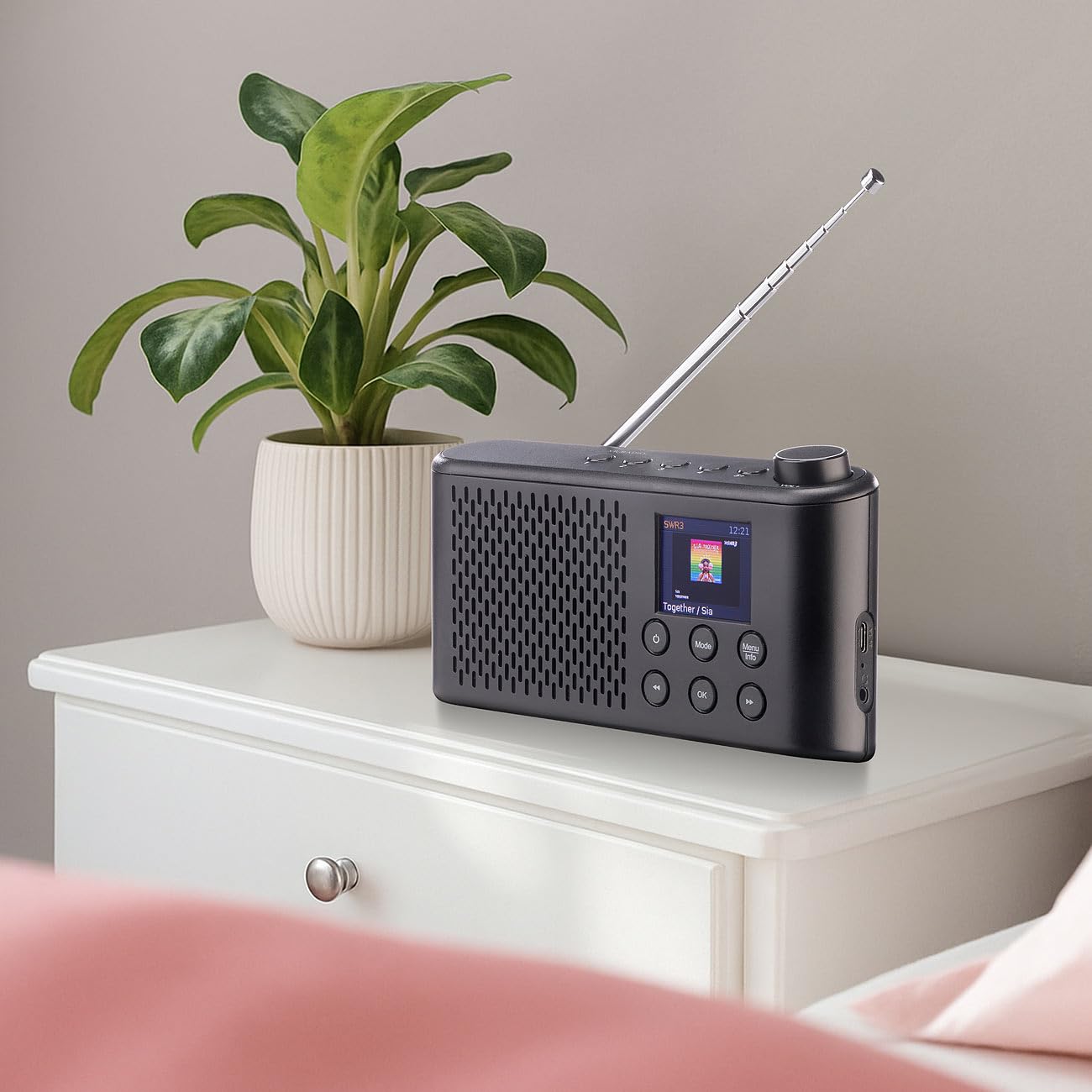 VR-Radio DAB+ Radios: Mobiles Akku-Digitalradio mit DAB+/FM, Farbdisplay, Bluetooth 5.3, 6 W (Mobile DAB, DAB-Kofferradio)