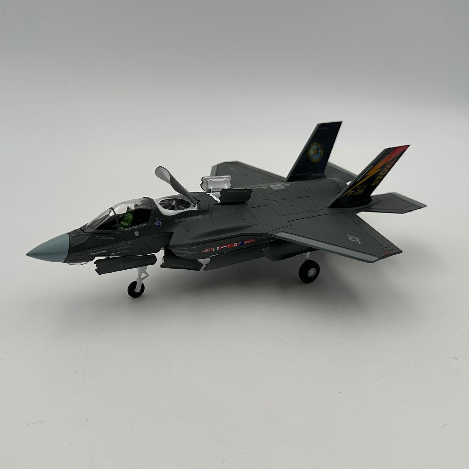 1/72 F Aereo Caccia In Miniatura
