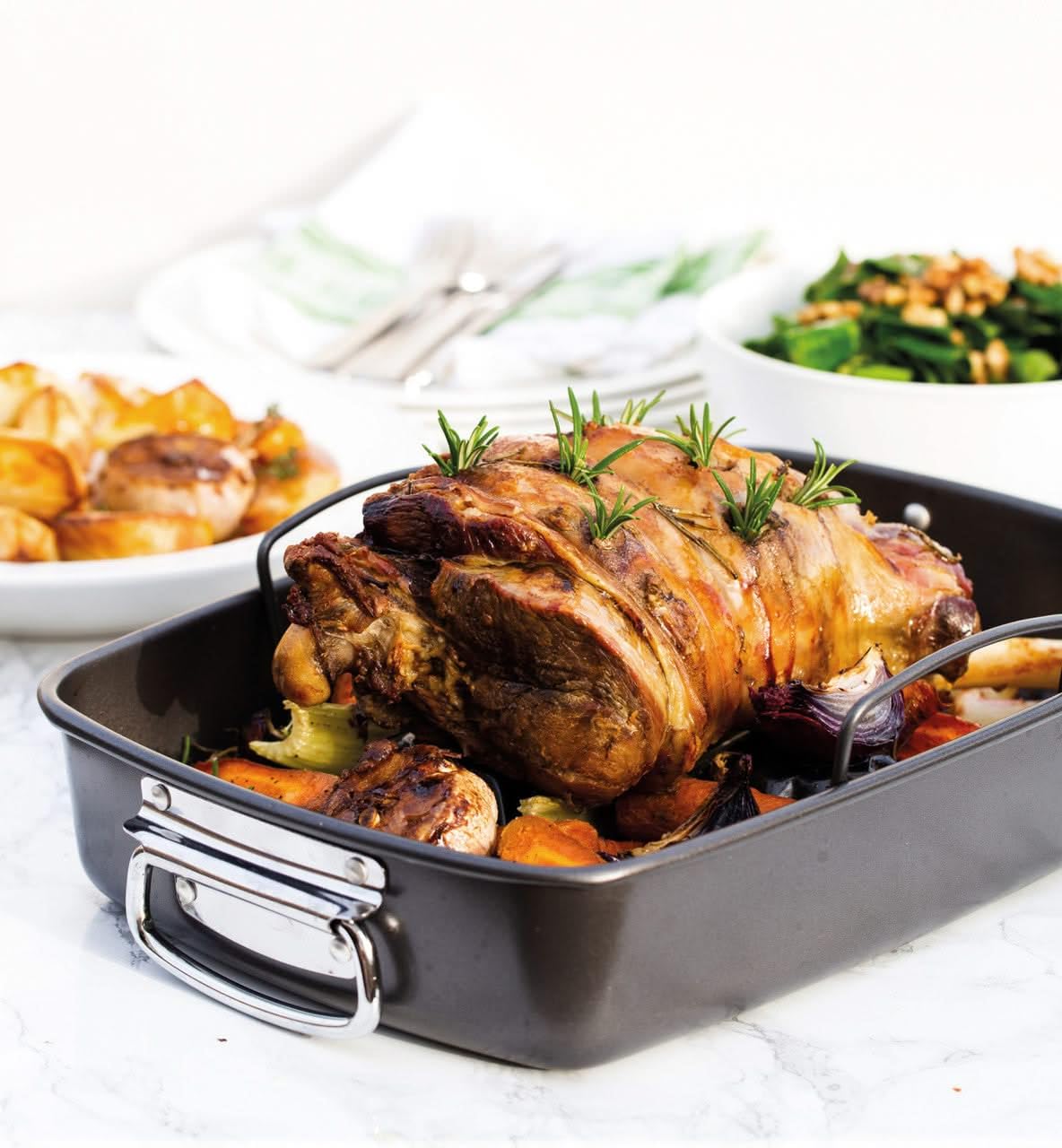 MasterClass Deep Roasting Tin mit Rack, Bratgeschirr für Backofen und Herd, Heavy Duty, rostfrei mit PTFE, PFOA und BPA frei Antihaft, spülmaschinenfest, 20-Jahres-Garantie, 40x28cm