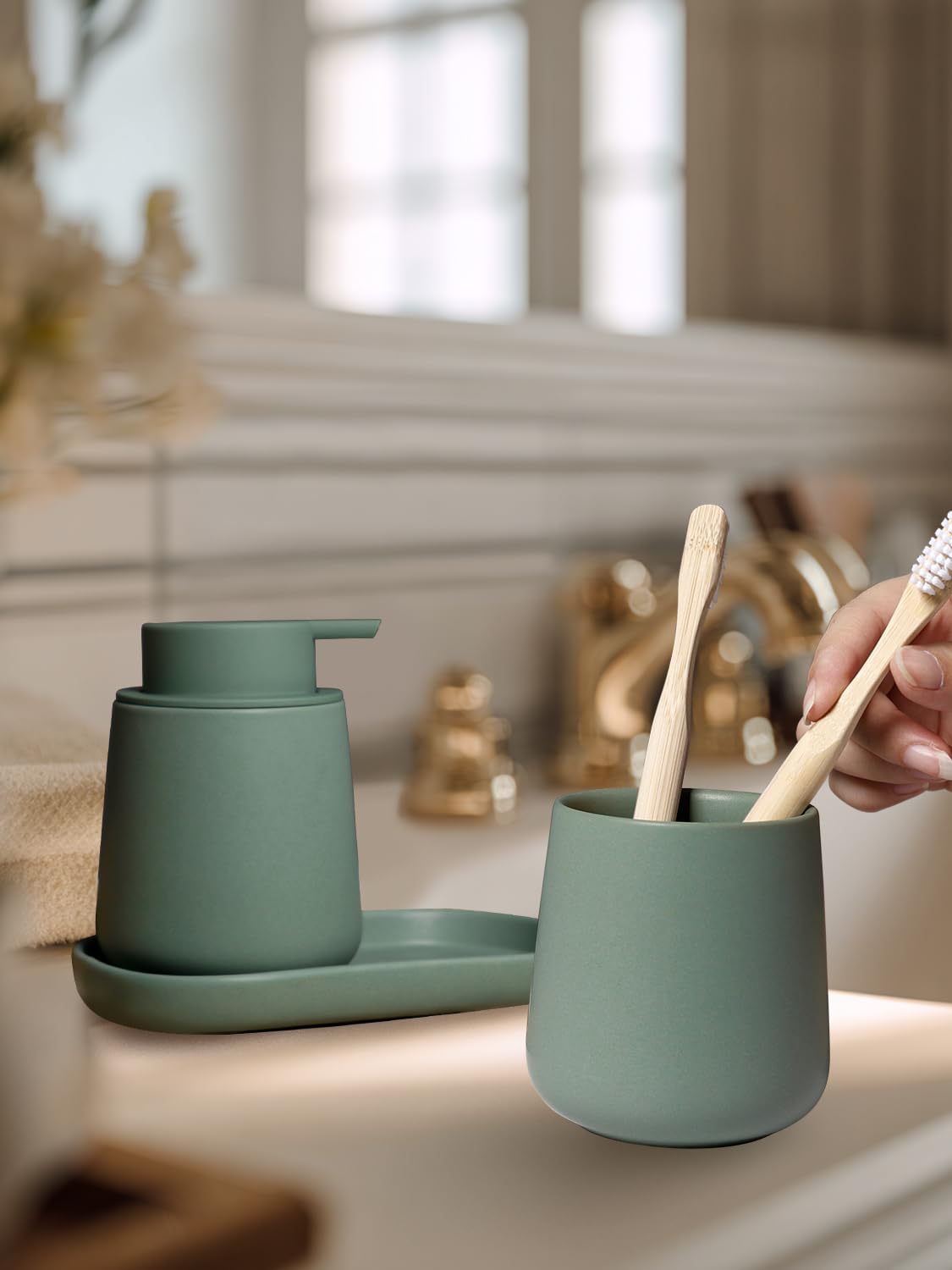 Set da bagno verde, 3 pezzi di accessori da bagno in ceramica, accessori da bagno decorativi, include dispenser per sapone in schiuma da 350 ml, bicchiere per spazzolini e vaschetta, adatto