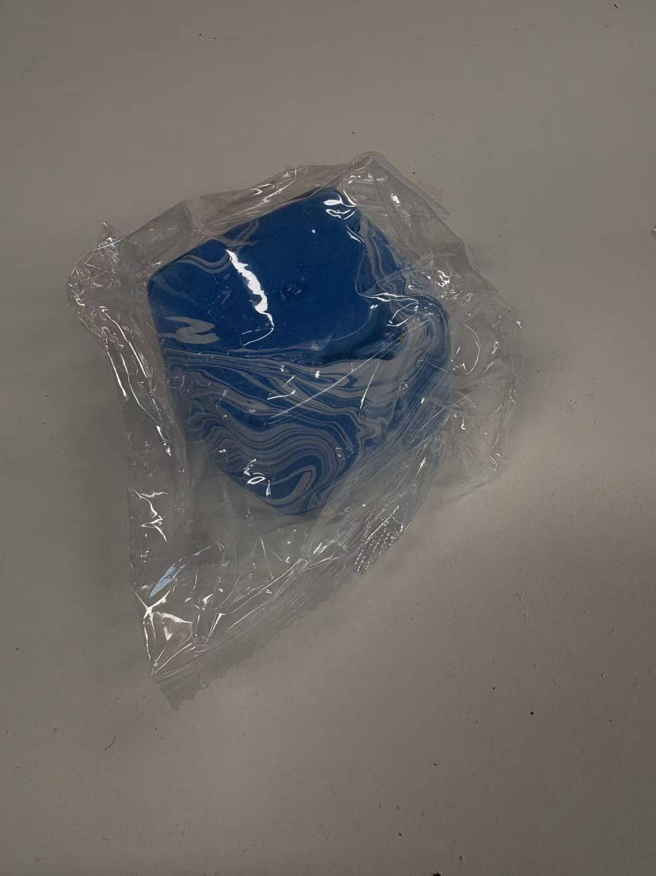 Graphinza Squeeze Toys – Flow Texture Ice Cube Squishy Toy, 1.97in Soft Sensory Squeeze Toy with Smooth Ripple Design, Durable Grip Not Easy to Fall Off for Kids and Adults (Blue White)
